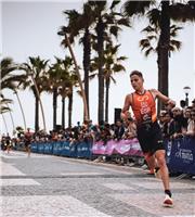 El turolense Izan Edo vencedor en la Copa de Europa Junior de Triatlón de Quarteira en Portugal