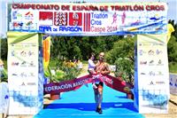 Óscar Ramón y Lucía Cinto, vencedores del III Triatlón Cros Mar de Aragón-Caspe 2011