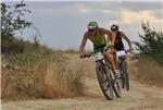 Aitor Abadías y Lourdes Valza de Vallejo vencen en el Triatlón Cros de Sádaba