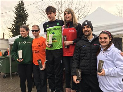 Laura Navarro y Roberto Gibson imponen su juventud en Calatayud