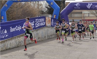 La localidad de Biota estrena su primer triatlón