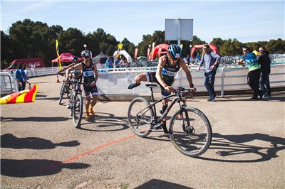 Zona Sport C.C. Monzón y Octavus Triatlon se coronan en los Pinares