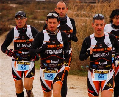 La lluvia no aguo la fiesta en el IV Duatlón por equipos Monegrosman series 2014