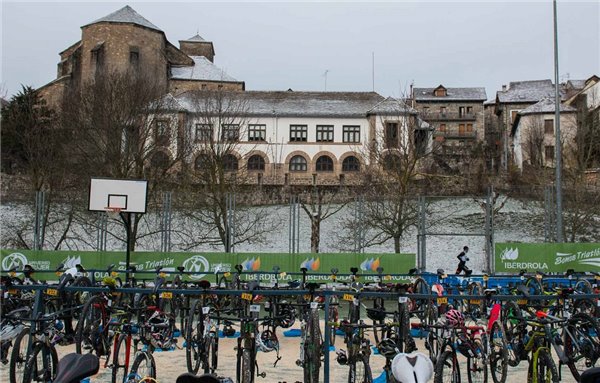 El Valle de Ansó vuelve a poner en juego los títulos nacionales de Triatlón de Invierno