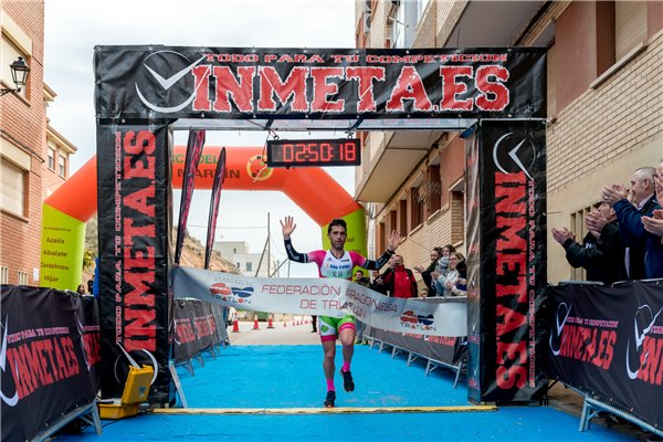 Gurutze Frades e Ibai Alba se imponen en el I Duatlón Larga Distancia de Híjar
