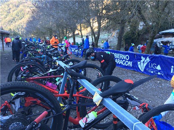 El Valle de Ansó acoge el Campeonato de España de Triatlón de Invierno 2022