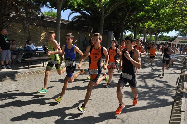 El Cto. de Aragón de Acuatlón Escolar se celebró en Stadium Venecia