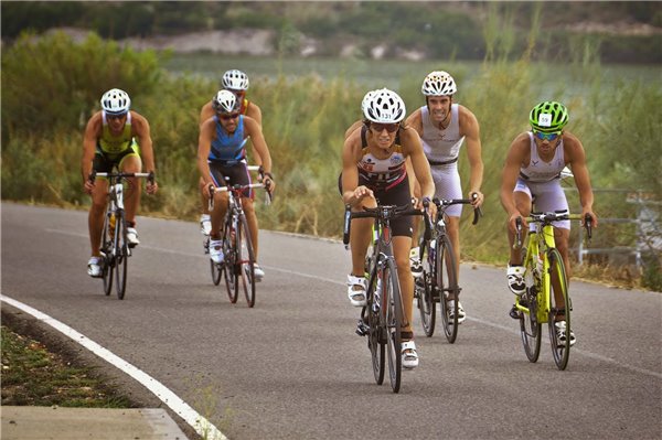 Carmelo Lucea, Teresa Ayala y Stadium Casablanca-Almozara 2000 vencedores del Ranking Aragonés de Triatlón 2015
