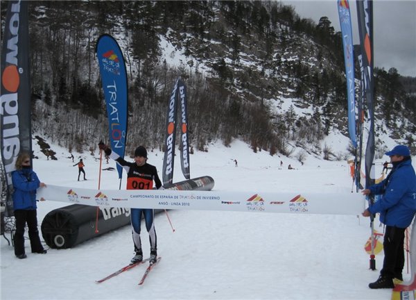 Víctor Lobo se proclama Campeón de España de Triatlón de Invierno