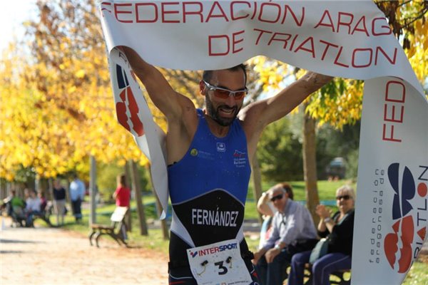 Carlos Fernández y Yolanda Magallón dan un golpe de autoridad en Jaca