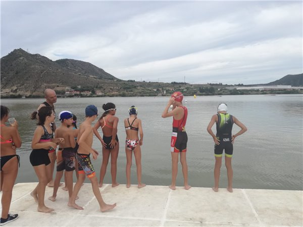 Jornada de iniciación al triatlón en Mequinenza